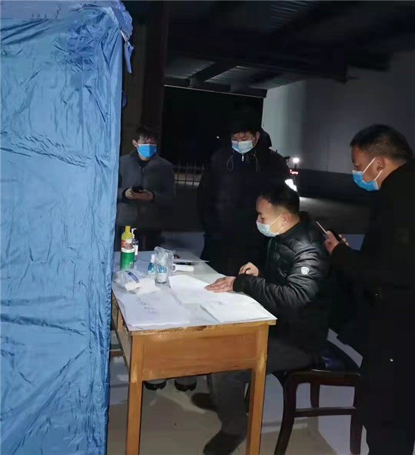 積極協(xié)調(diào)，保證運(yùn)輸暢通.jpg